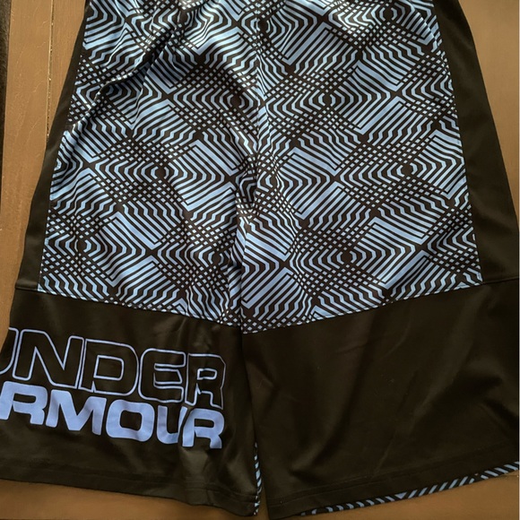 Under Armour Other - Under Armor Shorts - size youth large